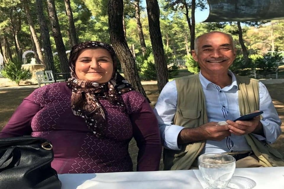 İzmir'in Karabağlar il&ccedil;esinde, y&uuml;r&uuml;rken d&uuml;şt&uuml;ğ&uuml; gerek&ccedil;esiyle yaralı olarak kaldırıldığı hastanede