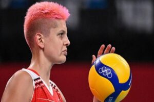 A Milli Kadın Voleybol Takımı oyuncusu Ebrar Karakurt, Kadık&ouml;y'de Fenerbah&ccedil;e