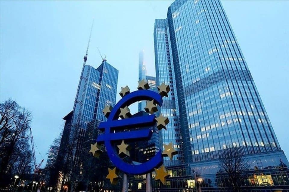Avrupa Merkez Bankası (ECB) Başkanı Christine Lagarde, Avro B&ouml;lgesi'ndeki ekonomik