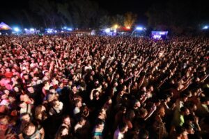 Festivaller kenti Efes Sel&ccedil;uk&rsquo;un Pamucak Sahili bu yaz bir kez