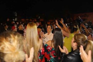 Efes Selçuk Hıdırellez coşkusunu İsabey Mahallesi'nde yaşadı. Baharın müjdecisi, bolluk