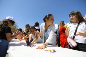 &nbsp; Efes Sel&ccedil;uk&rsquo;ta 23 Nisan &Ccedil;ocuk Şenliği renkli g&ouml;r&uuml;nt&uuml;lere sahne