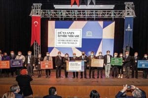 Bergama&rsquo;da d&uuml;zenlenen D&uuml;nya Mirası İzmir &Ccedil;alıştayına katılan Efes Sel&ccedil;uk Belediyesi,