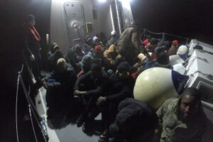 Atdın'ın Kuşadası il&ccedil;esi a&ccedil;ıklarında, Yunan unsurlarınca T&uuml;rk kara sularına geri