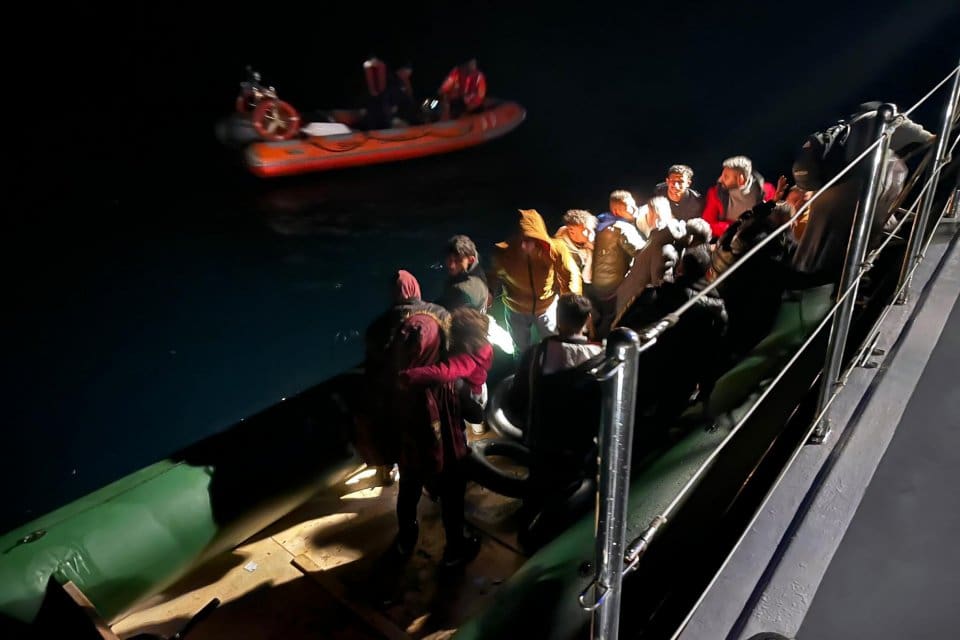 Muğla'nın Bodrum il&ccedil;esi a&ccedil;ıklarında, Yunanistan unsurlarınca T&uuml;rk kara sularına geri