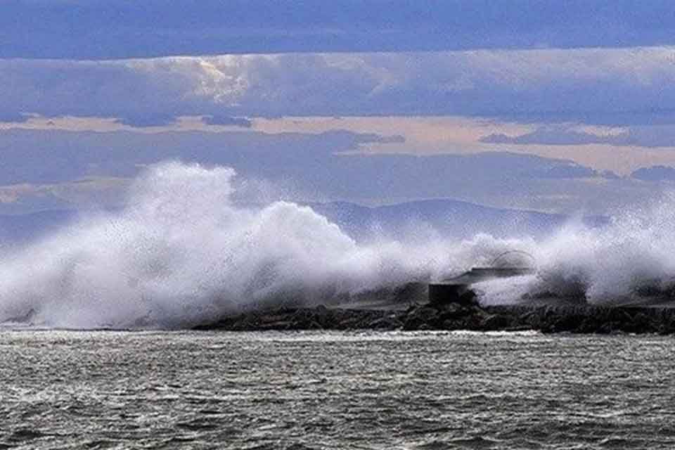 Meteoroloji, Kuzey ve G&uuml;ney Ege Denizi i&ccedil;in fırtına uyarısında bulundu.