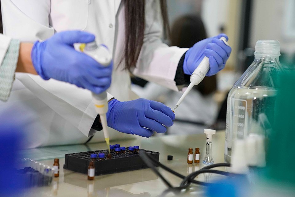 Ege Üniversitesi (EÜ) ARGEFAR ve Aşı ve Araştırma Geliştirme Grubunun,
