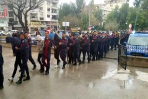 Aydın merkezli 29 ilde, jandarmanın d&uuml;zenlediği devre m&uuml;lk dolandırıcılığı operasyonunda,