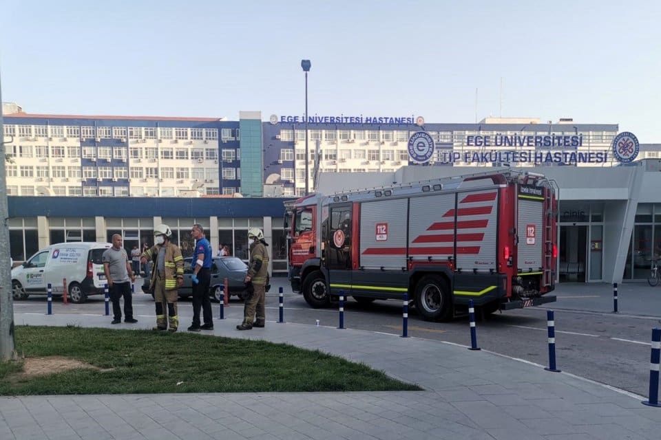 İzmir'in Bornova il&ccedil;esindeki Ege &Uuml;niversitesi Tıp Fak&uuml;ltesi Hastanesi poliklinikler b&ouml;l&uuml;m&uuml;nde