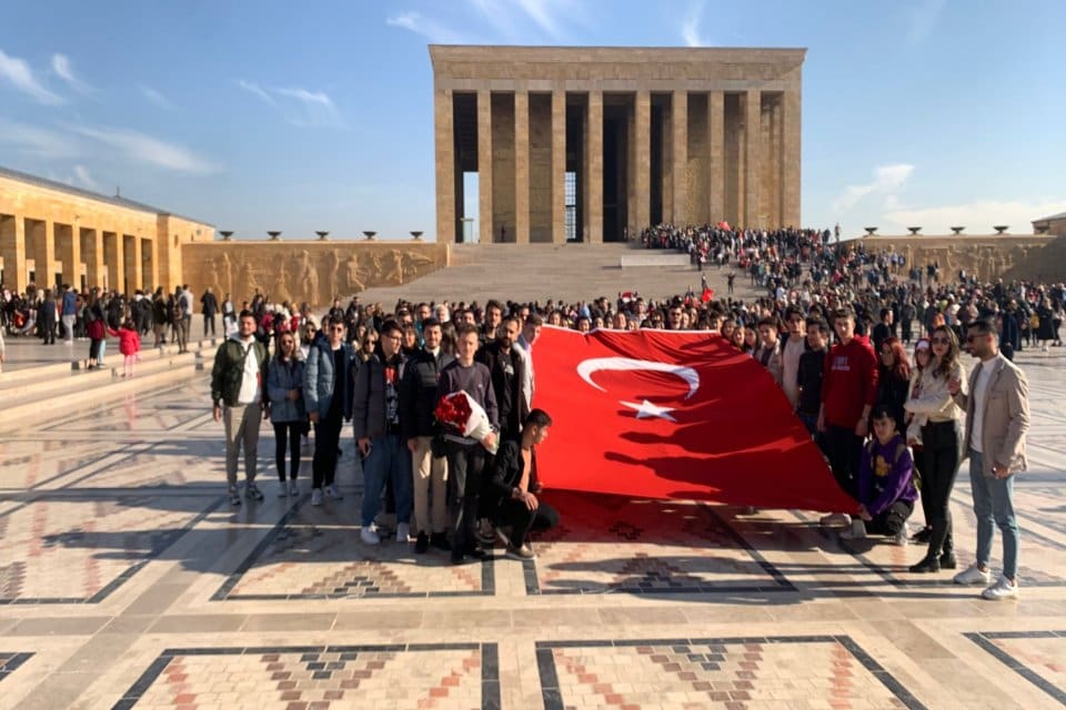 Ege &Uuml;niversitesi &Ouml;ğrenci Konseyi, Atat&uuml;rk Haftası m&uuml;nasebeti ile Ulu &Ouml;nder