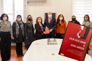 Ege Üniversitesi İletişim Fakültesinden bir grup akademisyenin medyada yer alan