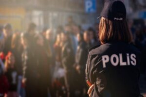 Emniyet Genel M&uuml;d&uuml;rl&uuml;ğ&uuml;, 2022 yıılnın ilk 9 ayında 44 polis