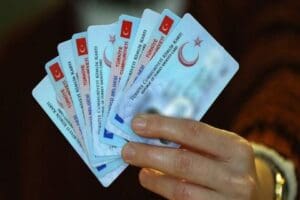Kademeli normalleşmeyle birlikte pasaport ve kimlik işlemlerine talep artarken yoğunluk