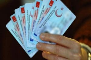 İ&ccedil;işleri Bakanlığı, 'Hayat Kimliğinle Kolay' uygulaması ile 2 milyon 21