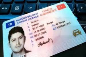Ehliyetlerle ilgili yeni gelişme yaşandı. 1 Ocak 2016'dan &ouml;nce d&uuml;zenlenen