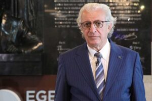 T&uuml;rkiye, d&ouml;viz kurlarının T&uuml;rk Lirası karşısında aşırı değerlenmesi nedeniyle b&uuml;y&uuml;k