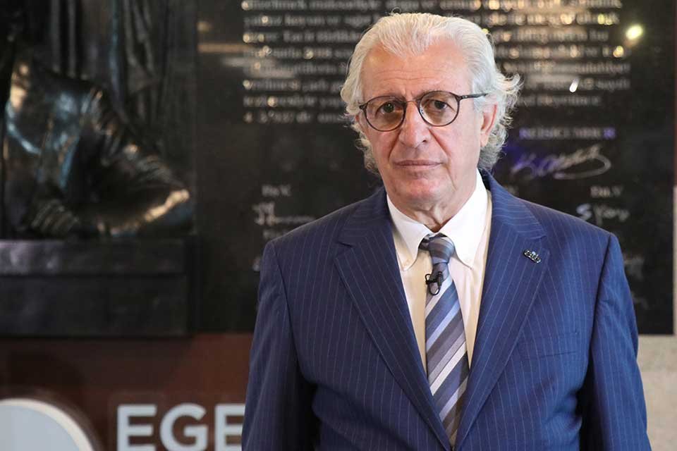 T&uuml;rkiye, d&ouml;viz kurlarının T&uuml;rk Lirası karşısında aşırı değerlenmesi nedeniyle b&uuml;y&uuml;k