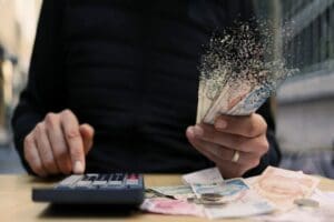 Ekonomim yazarı&nbsp;Alaattin Aktaş, ocak ayında yapılan maaş artışlarının enflasyon karşısında