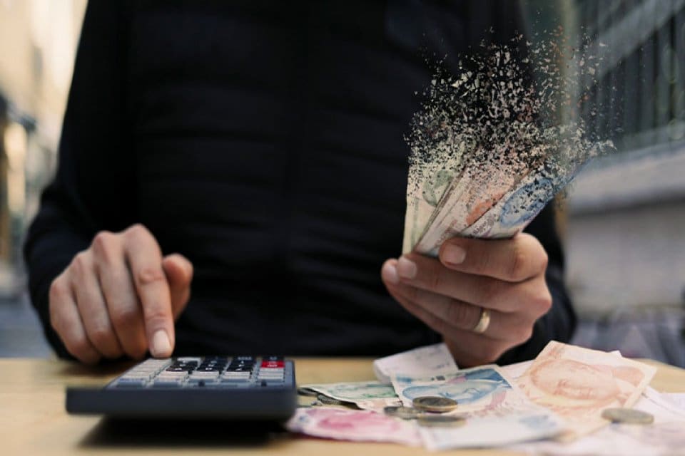 Ekonomim yazarı&nbsp;Alaattin Aktaş, ocak ayında yapılan maaş artışlarının enflasyon karşısında