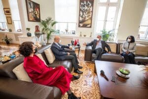 K&uuml;ba&rsquo;nın Ankara B&uuml;y&uuml;kel&ccedil;isi Luis Alberto Amoros Nunez, B&uuml;y&uuml;kşehir Belediye Başkanı