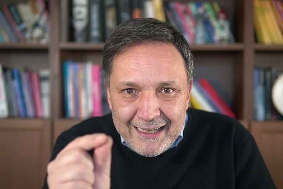 Ekonomist Sel&ccedil;uk Ge&ccedil;er, 200 lirayla 2010 yılında alınabilen &uuml;r&uuml;nler ile