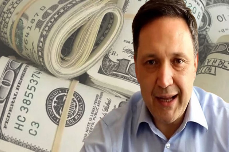 Ekonomist Sel&ccedil;uk Ge&ccedil;er, ekonomideki son gelişmeleri yorumladı. Dolardaki hareketin bir