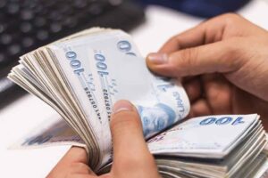 Merkez Bankası politika faizlerini y&uuml;kseltecek mi? Ekonomist Şeref Oğuz'dan bankada