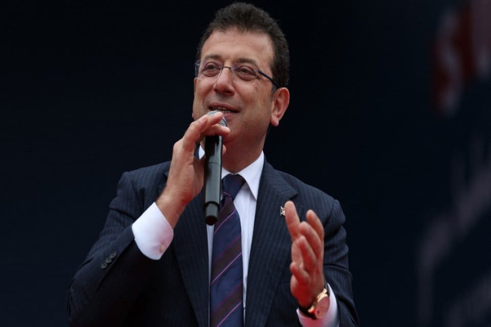 İstanbul B&uuml;y&uuml;kşehir Belediye Başkanı Ekrem İmamoğlu, Erzurum Mitinginde yaşanan saldırıyı,