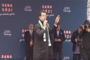 İstanbul B&uuml;y&uuml;kşehir Belediye Başkanı&nbsp;Ekrem İmamoğlu,&nbsp;Giresun'da katıldığı mitingde "13. Cumhurbaşkanımız Kılı&ccedil;daroğlu