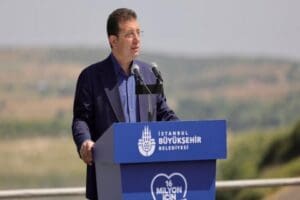 Ekrem İmamoğlu, verdiği r&ouml;portajda 'cumhurbaşkanlığı adaylığı' sorusuna yanıt verdi. İmamoğlu,