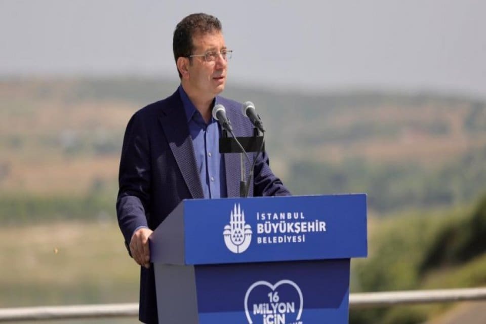 Ekrem İmamoğlu, verdiği r&ouml;portajda 'cumhurbaşkanlığı adaylığı' sorusuna yanıt verdi. İmamoğlu,