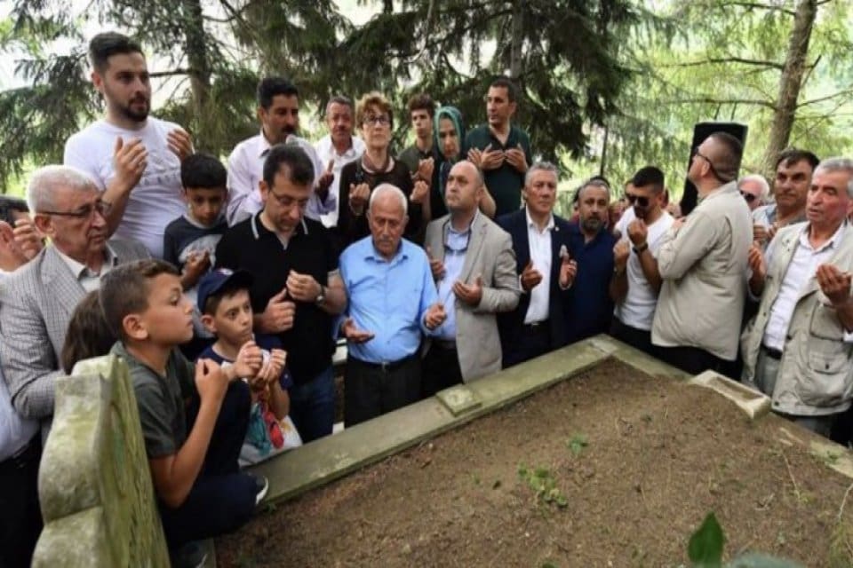 İstanbul B&uuml;y&uuml;kşehir Belediye Başkanı Ekrem İmamoğlu'nun, İstiklal gazisi dedesi Mevl&uuml;t