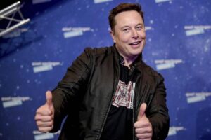 Sosyal medya platformu Twitter'ı almaktan vazge&ccedil;en Elon Musk bu kez