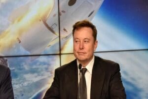ABD merkezli elektrikli ara&ccedil; &uuml;reticilerinden Tesla'nın CEO'su Elon Musk, k&uuml;resel