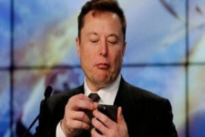 Tesla ve SpaceX CEO'su Elon Musk, Twitter'ı hedef aldı. Musk,