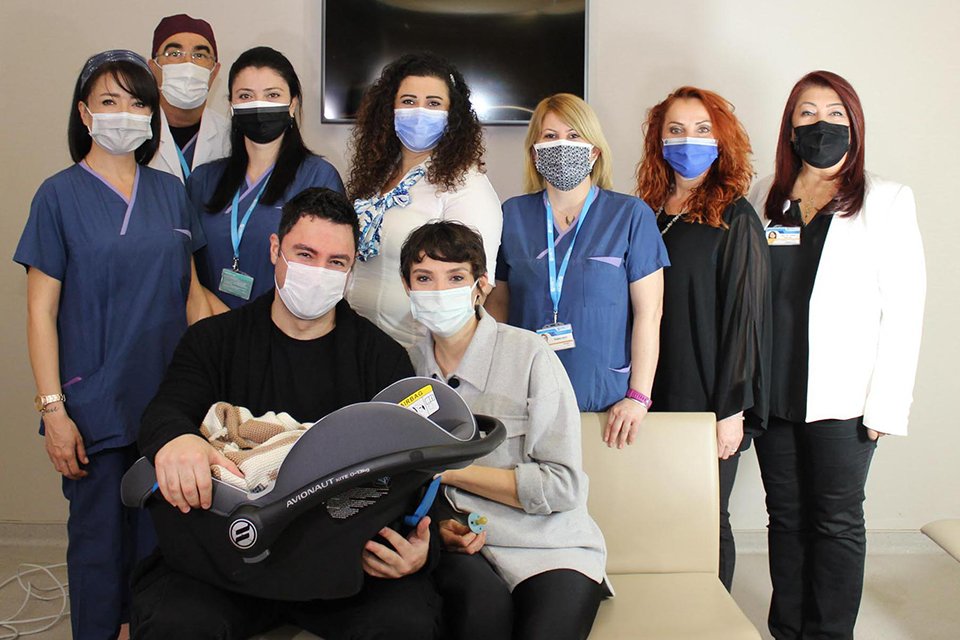 İzmir'de 4 yıl önce lenfoma tanısı koyulması üzerine nişanlısı Onur