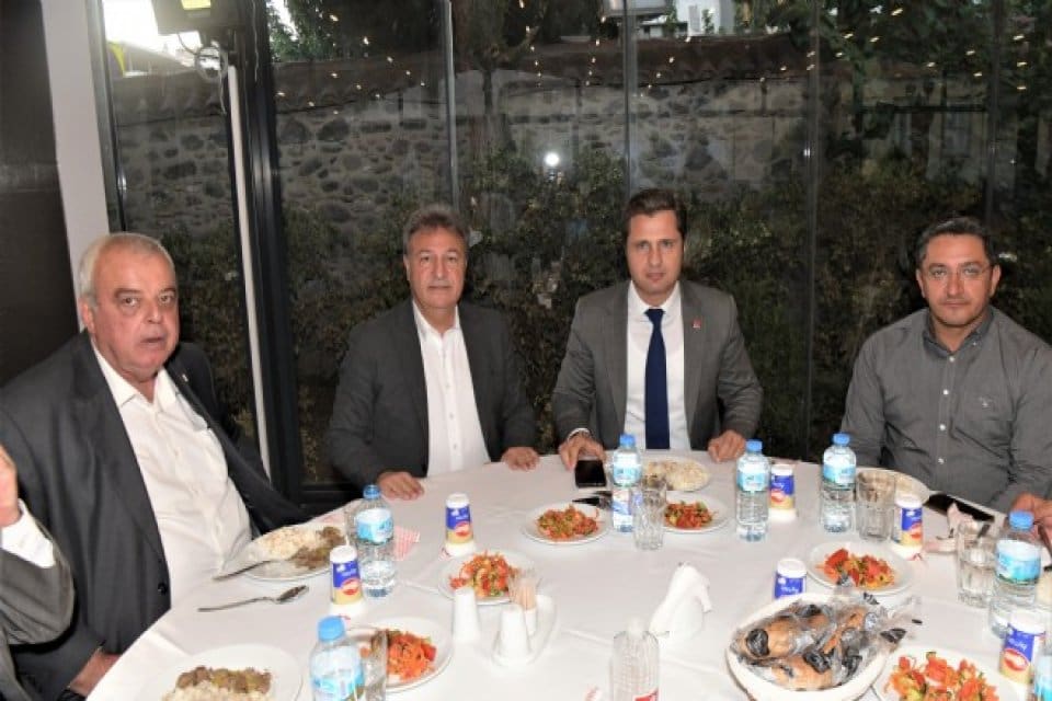 İzmir&rsquo;de faaliyet g&ouml;steren Emek, Barış ve Demokrasi Platformu&rsquo;nun&nbsp; Kanaat &Ouml;nderleri