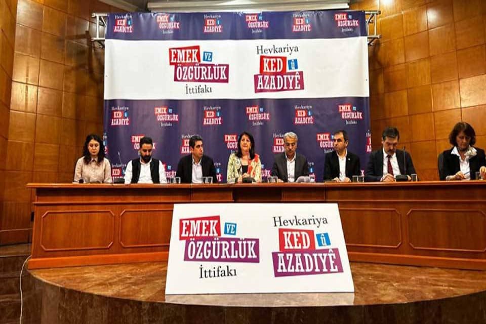 Emek ve &Ouml;zg&uuml;rl&uuml;k İttifakı, "Bu tarihi se&ccedil;imde; T&uuml;rkiye halklarını bir
