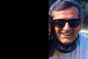 İzmir'in Karşıyaka il&ccedil;esinde emekli astsubay Muammer &Ouml;zg&uuml;n (63), evinde başından