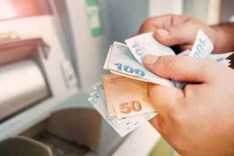 EYT'liler de maaş ve ikramiyelerini alabilecek Emeklilikte yaşa takılanlar (EYT)