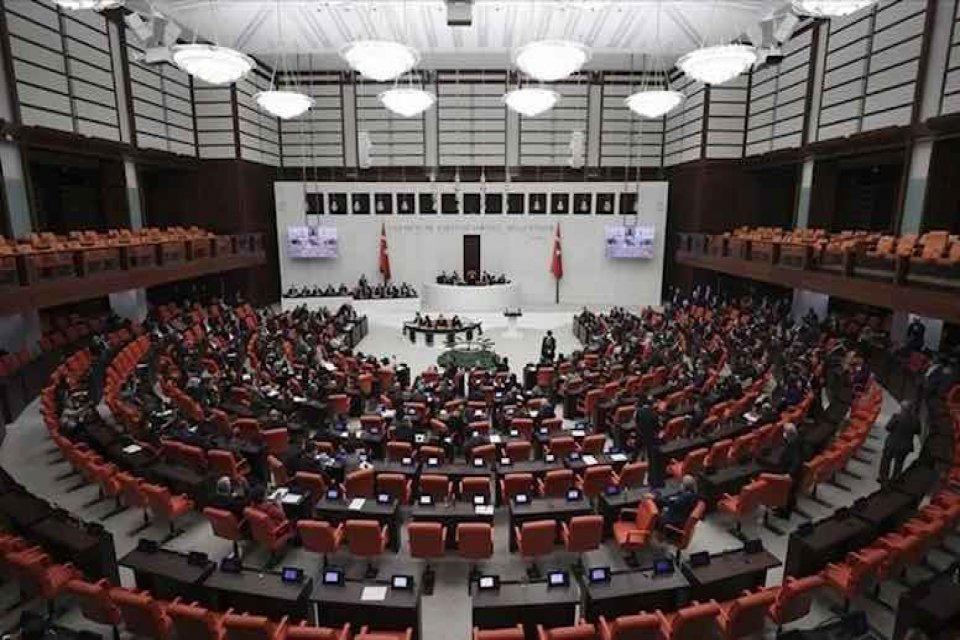 En d&uuml;ş&uuml;k emekli maaşının 7 bin 500 liraya, bayram ikramiyesinin