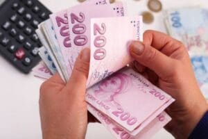 AK Parti Grup Başkanvekili Mustafa Elitaş, emekliye zam d&uuml;zenlemesini de