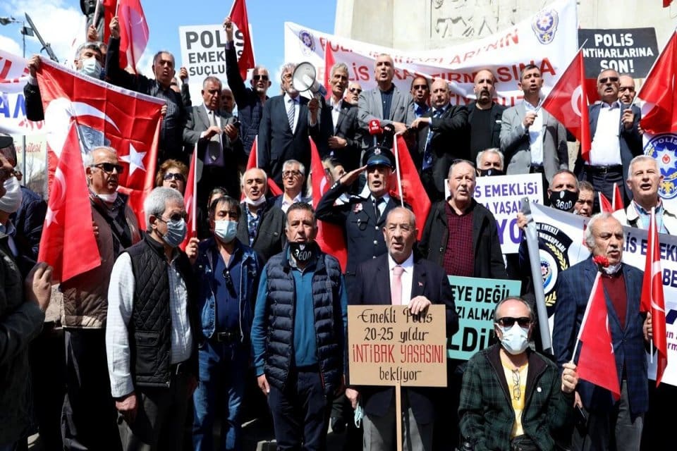 Emekli polisler, T&uuml;rk Polis Teşkilatının 177. kuruluş yıl d&ouml;n&uuml;m&uuml;nde Ankara