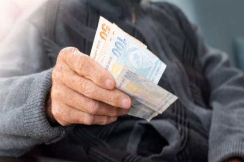 Emekli maaş zammı Ocak 2023 &ouml;ncesi milyonlarca SSK ve Bağ-Kur'lunun