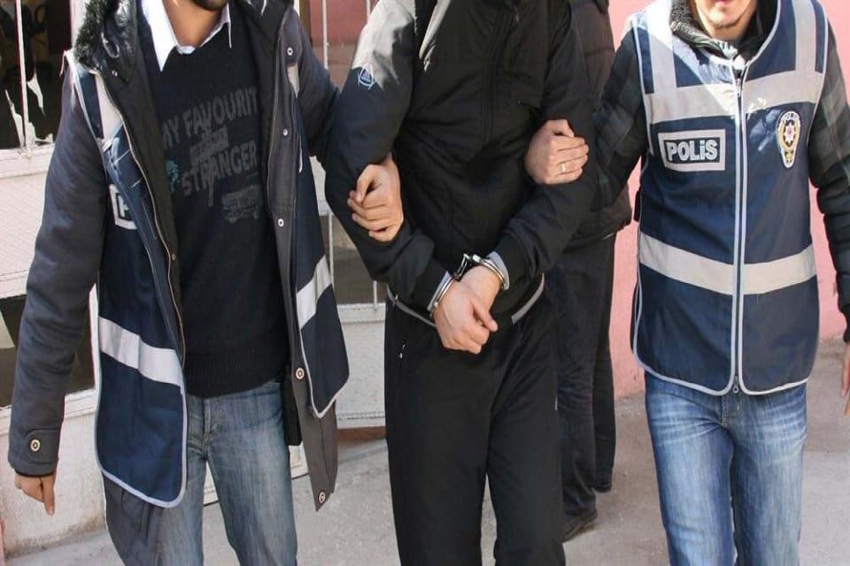 Emeklileri 8 milyon TL dolandırdıkları iddiasıyla Denizli merkezli 22 ilde