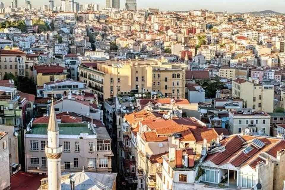 Kentsel d&ouml;n&uuml;ş&uuml;mle yenilenmesi planlanan riskli konutlar bir bir satışa &ccedil;ıkıyor.