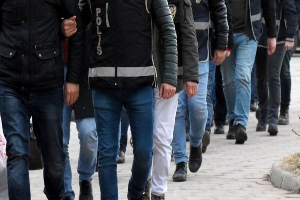 Emniyet Genel M&uuml;d&uuml;rl&uuml;ğ&uuml; Ka&ccedil;ak&ccedil;ılık ve Organize Su&ccedil;larla M&uuml;cadele (KOM) Daire