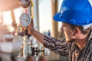 BOTAŞ'ın doğalgaz kısıtlamasının ardından TEİAŞ elektrik kesintilerine gideceğini duyurdu. Elektrik