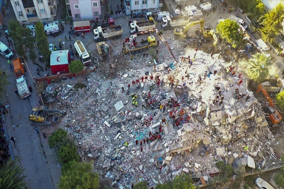 İzmir'de 30 Ekim 2020'de meydana gelen depremde yıkılan Emrah Apartmanı'nda