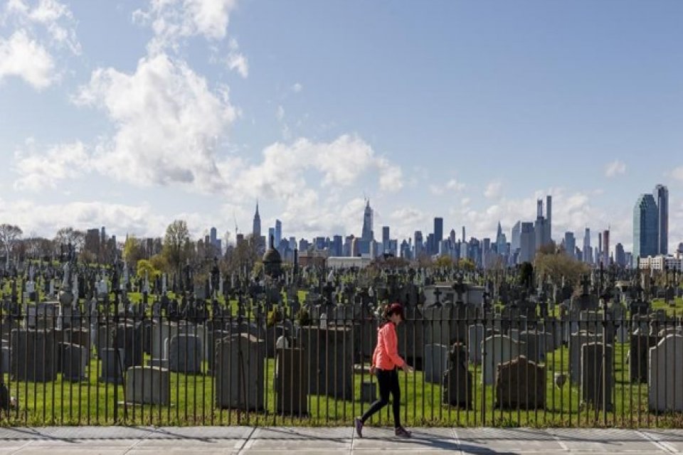 Corona vir&uuml;s&uuml;n&nbsp;ge&ccedil;tiğimiz yıl ABD&rsquo;de kalp ve kanserin ardından en yaygın